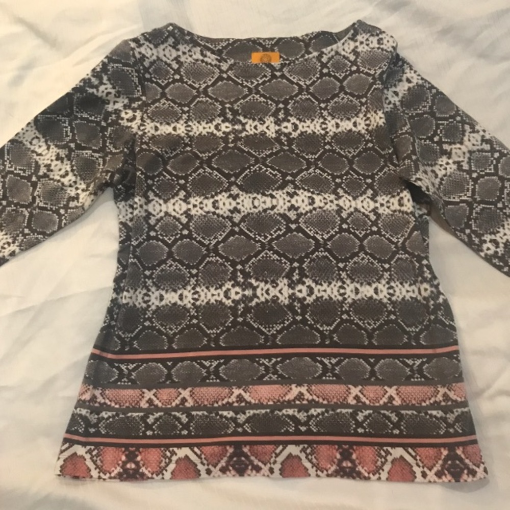 RUBY RED WOMENS CASUAL TOP.  NWT